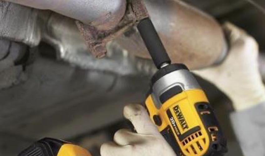 deWalt dcf883b impact wrench