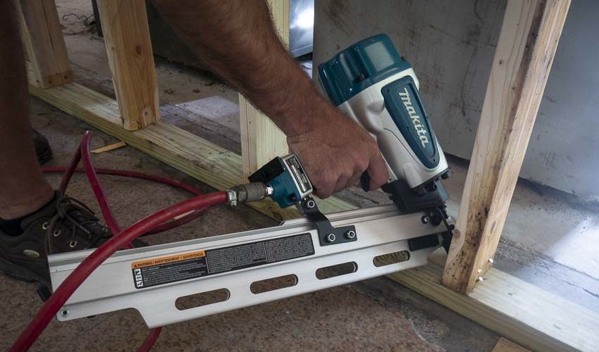 Makita AN924 framing nailer