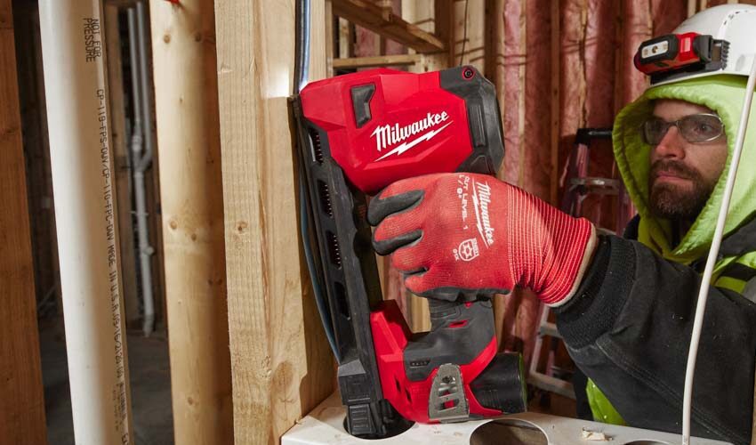 Milwaukee M12 Cordless Cable Stapler