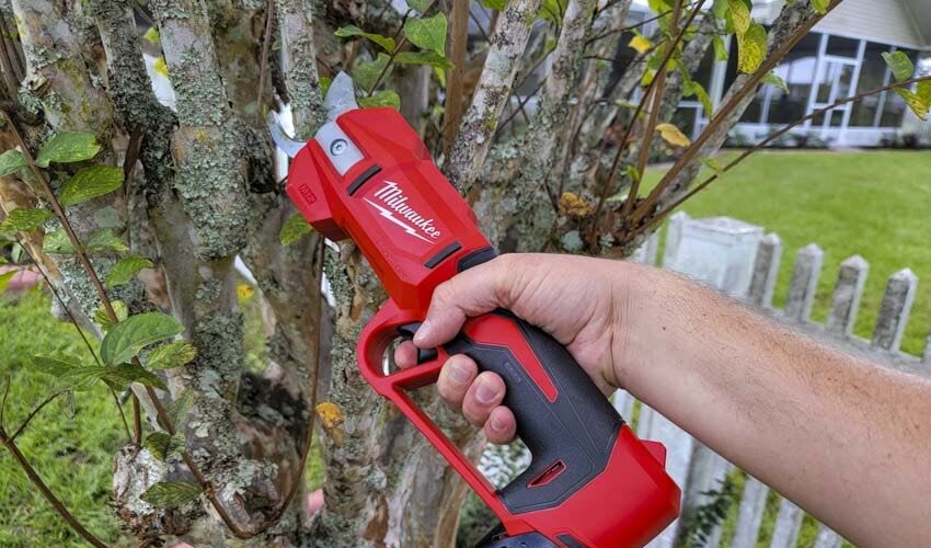 Milwaukee M12 Brushless Pruning Shears