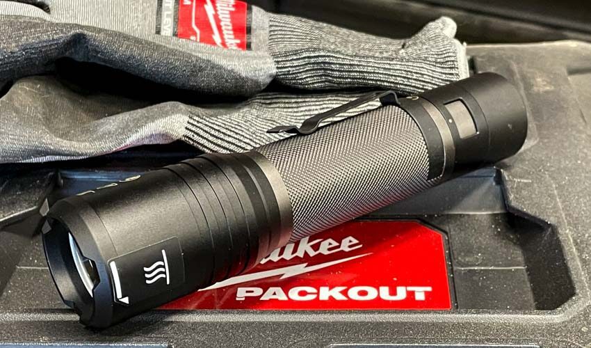 Milwaukee RedLithium USB 2000-Lumen Flashlight Review