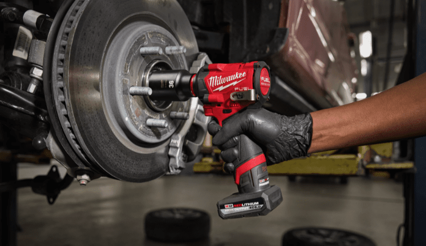 Milwaukee M12 Stubby Impact Wrench